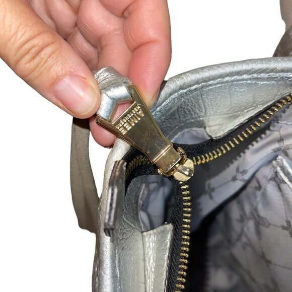 Aimee Kestenberg Womens Shoulder Bag One Size Silver Metallic Leather Zip - Picture 9 of 10